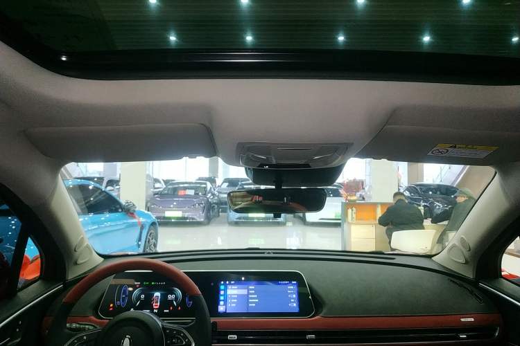 Used ORA Good Cat GT 2022 Mulan Edition 480km Long-Range续航 Headliner