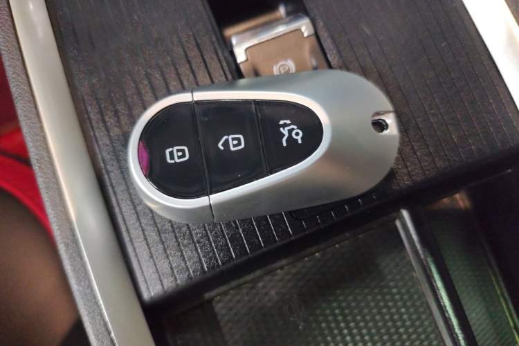 Used ORA Good Cat GT 2022 Mulan Edition 480km Long-Range续航 Vehicle Key