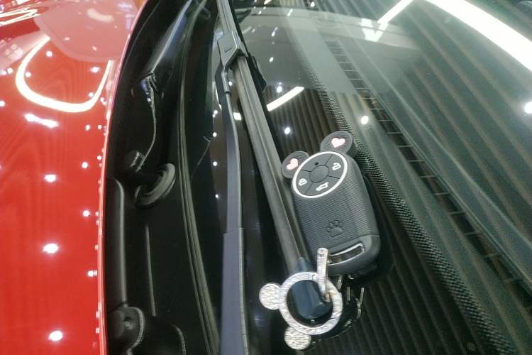 Used ORA Good Cat GT 2022 Mulan Edition 480km Long-Range续航 Vehicle Key