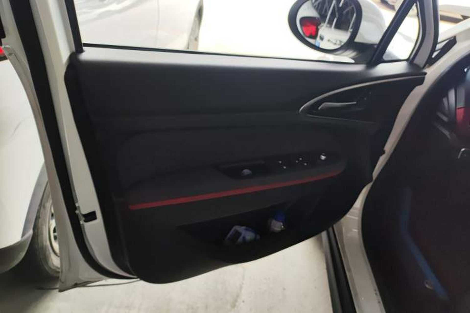 Used ORA Good Cat GT 2022 Mulan Edition 480km Long-Range续航 Interior 7