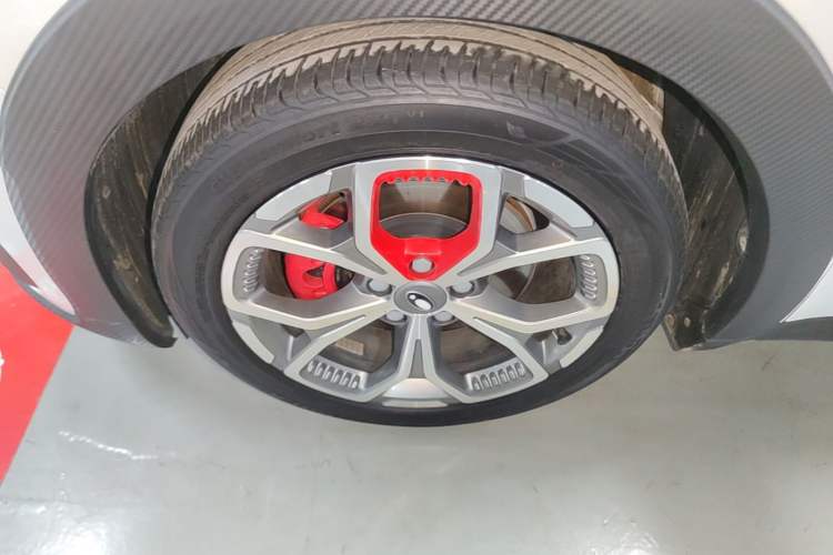 Used ORA Good Cat GT 2022 Mulan Edition 480km Long-Range续航 Left Front Wheel Hub