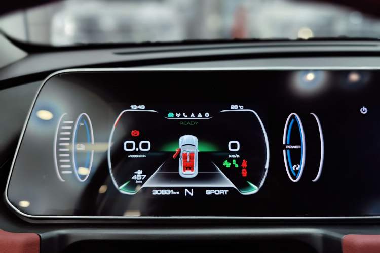 Used ORA Good Cat GT 2022 Mulan Edition 480km Long-Range续航 Odometer Close Up
