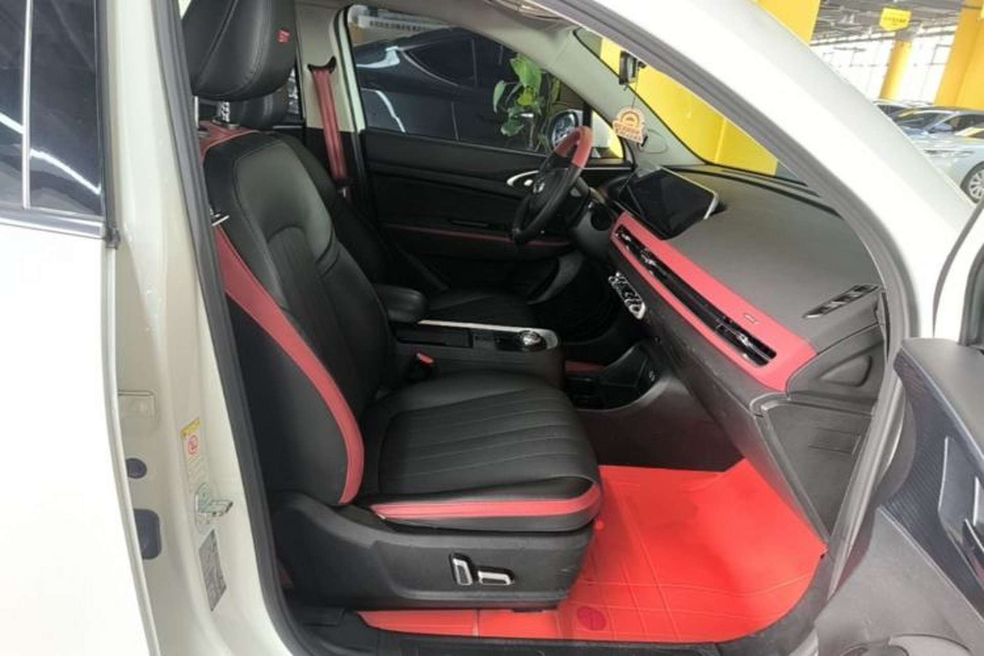 Used ORA Good Cat GT 2022 Mulan Edition 401 km Standard Range Right Front Seat