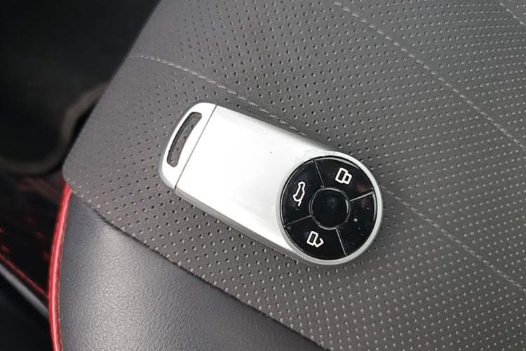 Used ORA Good Cat GT 2022 Mulan Edition 480km Long-Range续航 Vehicle Key