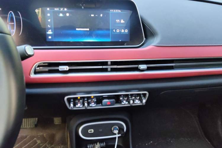 Used ORA Good Cat GT 2023 Mulan Edition 401km Luxury Version Audio And AC Panel