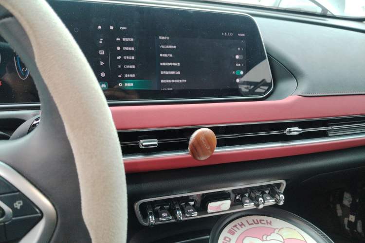 Used ORA Good Cat GT 2023 Mulan Edition 401km Luxury Version Audio And AC Panel