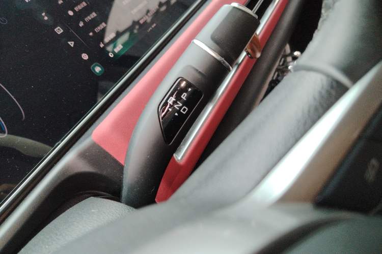 Used ORA Good Cat GT 2023 Mulan Edition 401km Luxury Version Gear Lever