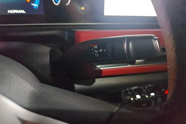 Used ORA Good Cat GT 2023 Mulan Edition 401km Luxury Version Gear Lever
