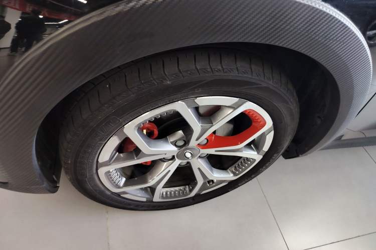 Used ORA Good Cat GT 2023 Mulan Edition 401km Luxury Version Left Front Wheel Hub