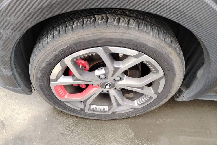 Used ORA Good Cat GT 2023 Mulan Edition 401km Luxury Version Left Front Wheel Hub