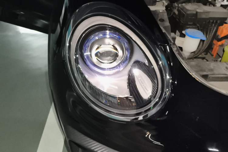 Used ORA Good Cat GT 2023 Mulan Edition 401 km Premium Version Right Front Headlight