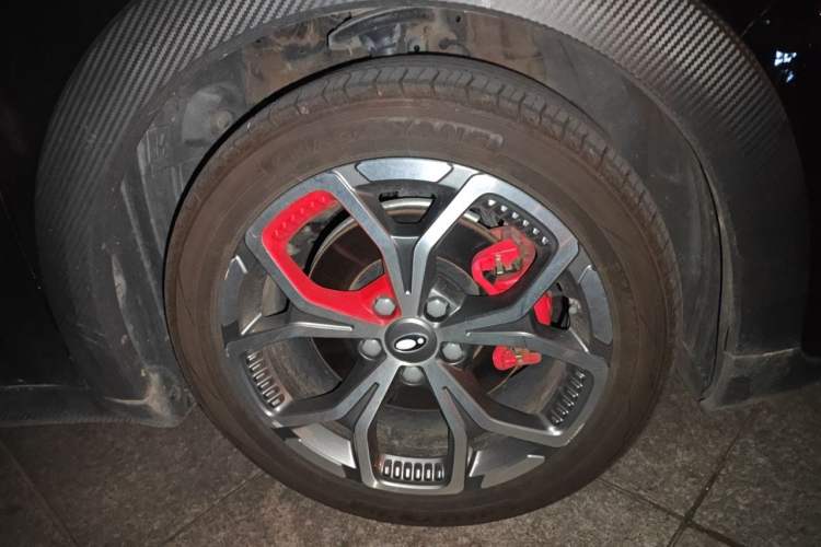 Used ORA Good Cat GT 2023 Mulan Edition 401km Luxury Version Right Front Wheel Hub