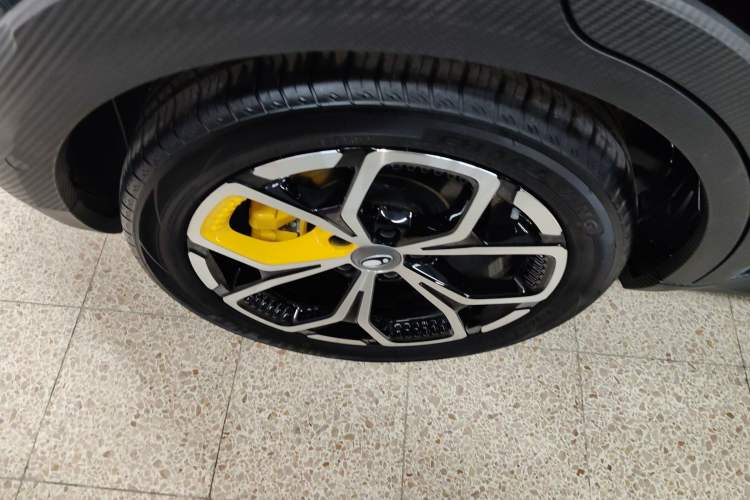 Used ORA Good Cat GT 2023 Mulan Edition 401km Prestige Version Right Rear Wheel Hub