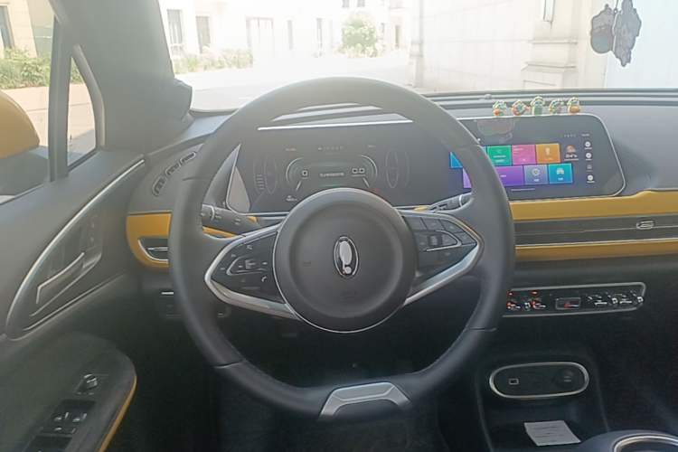 Used ORA Good Cat GT 2023 Mulan Edition 401km Prestige Version Steering Wheel