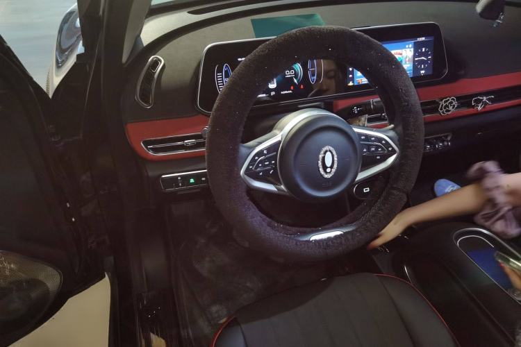 Used ORA Good Cat GT 2023 Mulan Edition 401km Luxury Version Steering Wheel