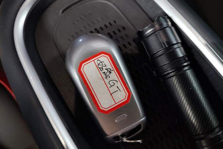Used ORA Good Cat GT 2023 Mulan Edition 401km Luxury Version Vehicle Key