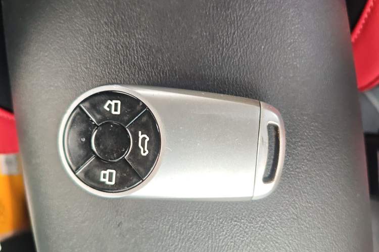 Used ORA Good Cat GT 2023 Mulan Edition 401km Luxury Version Vehicle Key