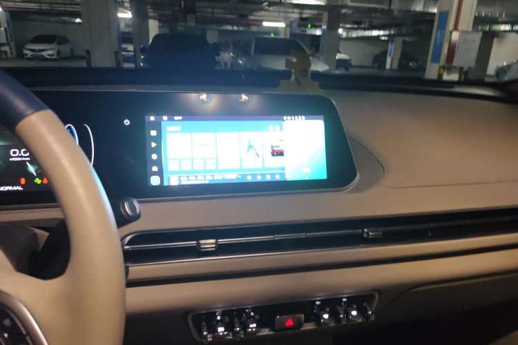 Used ORA Good Cat GT 2023 Mulan Edition 401km Prestige Version Audio And AC Panel