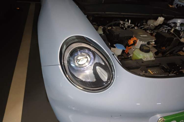 Used ORA Good Cat GT 2023 Mulan Edition 401km Prestige Version Right Front Headlight