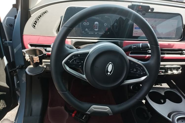 Used ORA Good Cat GT 2023 Mulan Edition 401km Luxury Version Steering Wheel