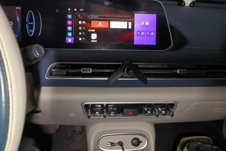 Used ORA Good Cat GT 2023 Mulan Edition 401km Prestige Version Audio And AC Panel