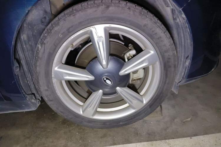 Used ORA Good Cat GT 2023 Mulan Edition 401km Prestige Version Right Front Wheel Hub