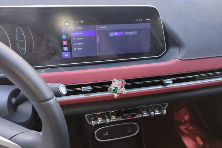 Used ORA Good Cat GT 2023 Mulan Edition 401km Luxury Version Audio And AC Panel