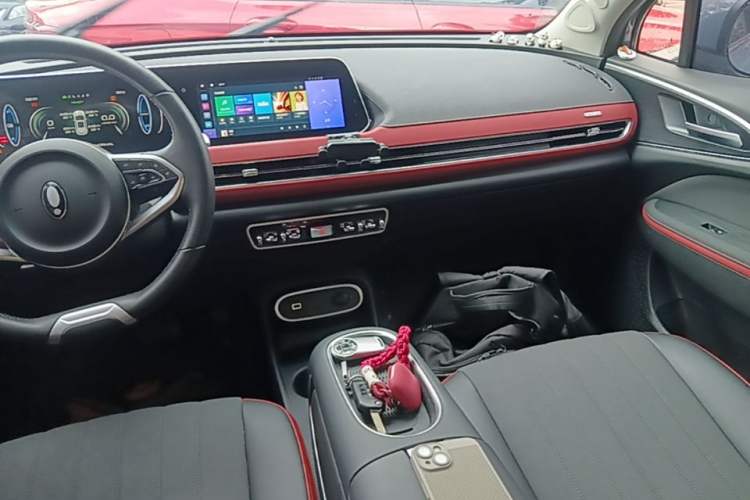 Used ORA Good Cat GT 2023 Mulan Edition 401km Luxury Version Audio And AC Panel