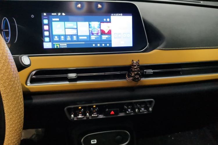 Used ORA Good Cat GT 2023 Mulan Edition 401km Prestige Version Audio And AC Panel
