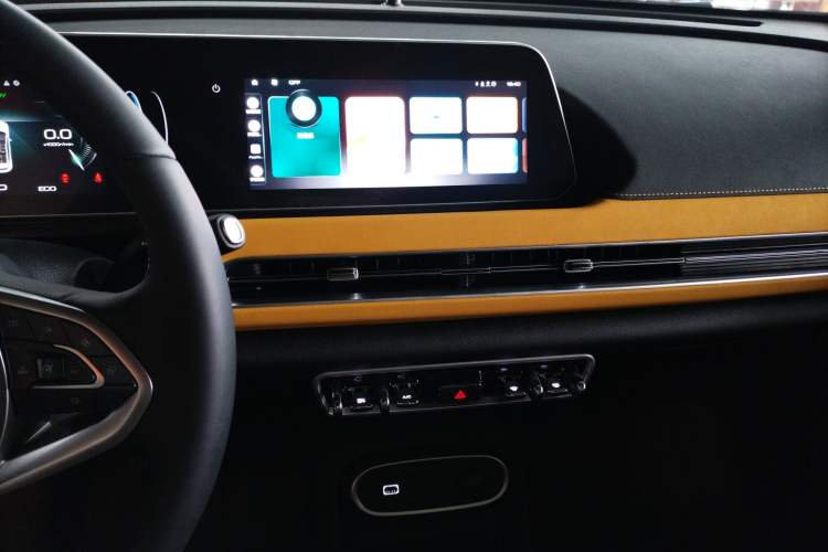 Used ORA Good Cat GT 2023 Mulan Edition 401km Prestige Version Audio And AC Panel