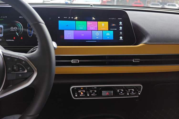 Used ORA Good Cat GT 2023 Mulan Edition 401 km Premium Version Audio And AC Panel