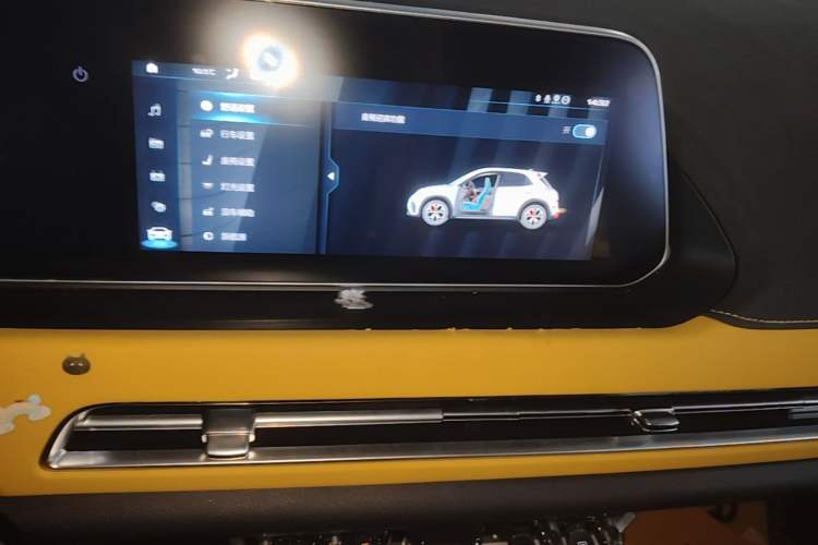 Used ORA Good Cat GT 2023 Mulan Edition 401 km Premium Version Audio And AC Panel