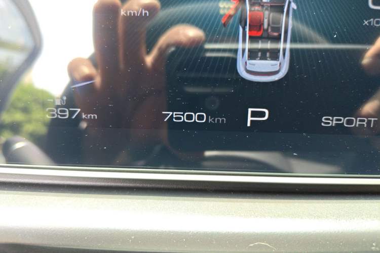 Used ORA Good Cat GT 2023 Mulan Edition 401km Prestige Version Odometer Close Up
