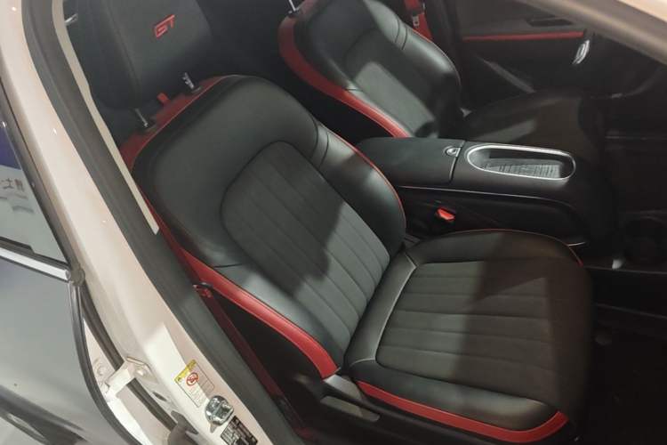 Used ORA Good Cat GT 2023 Mulan Edition 401km Luxury Version Right Front Seat
