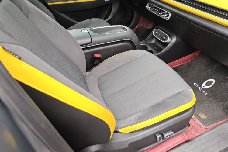 Used ORA Good Cat GT 2023 Mulan Edition 401km Prestige Version Right Front Seat