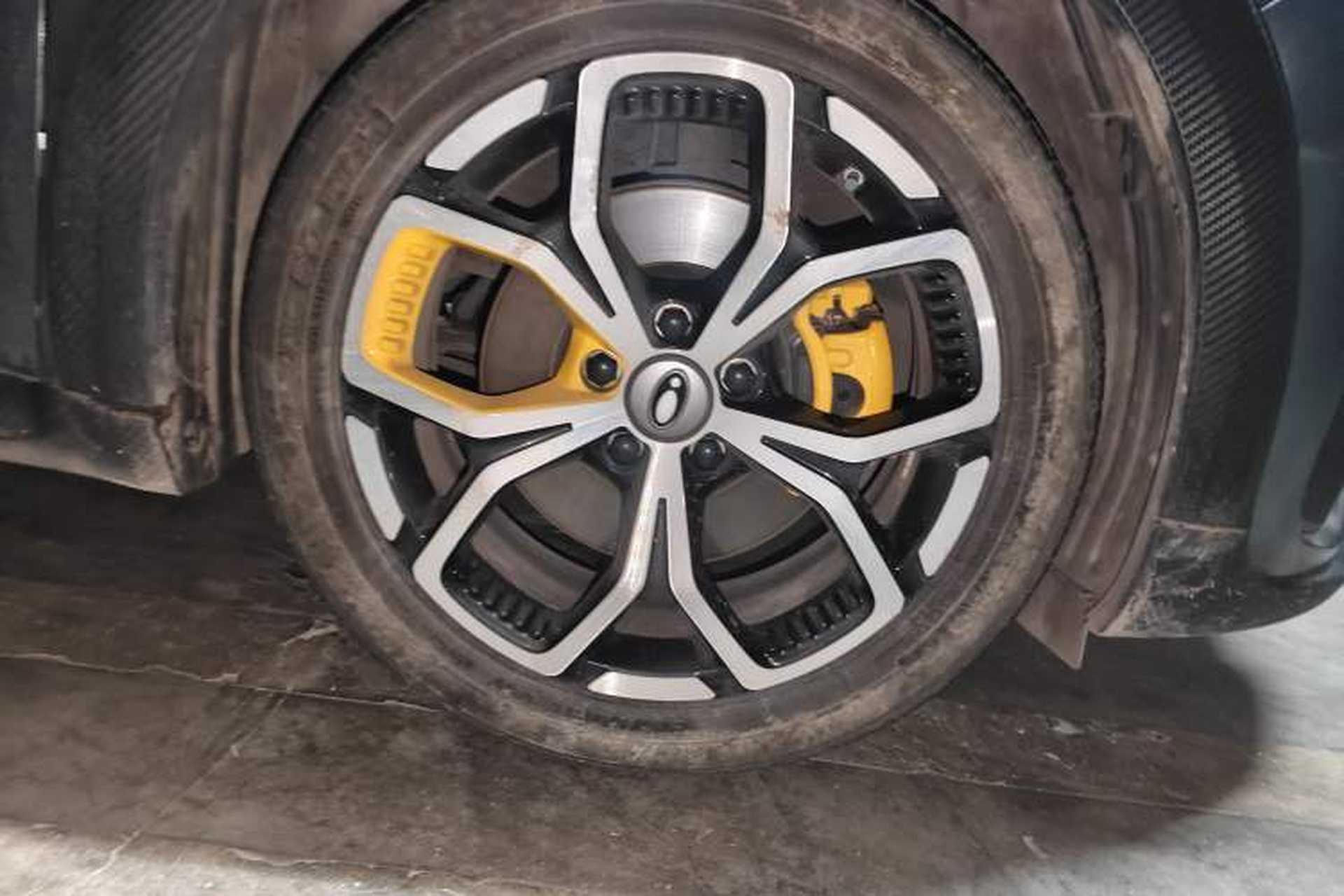 Used ORA Good Cat GT 2023 Mulan Edition 401km Prestige Version Right Front Wheel Hub