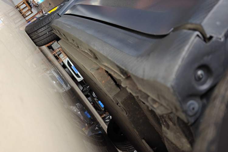Used ORA Good Cat GT 2023 Mulan Edition 401 km Premium Version Right Side Sill