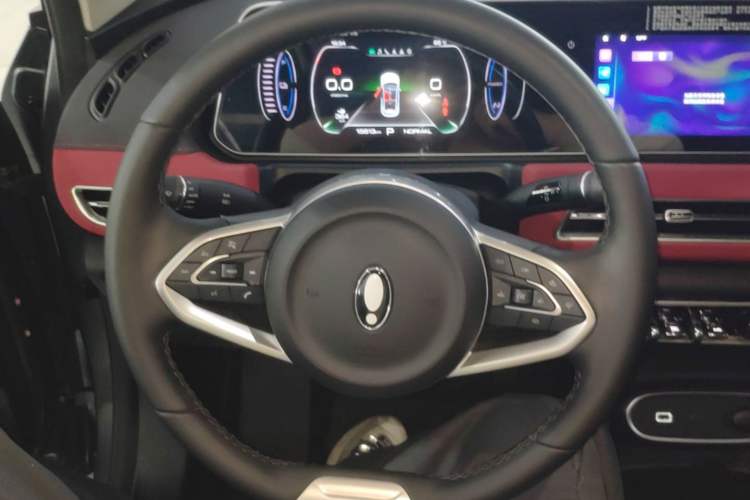 Used ORA Good Cat GT 2023 Mulan Edition 401km Luxury Version Steering Wheel