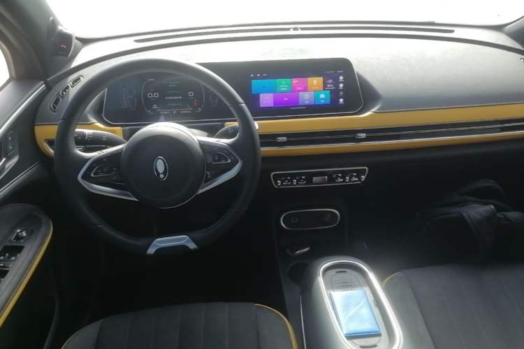 Used ORA Good Cat GT 2023 Mulan Edition 401km Prestige Version Center Console
