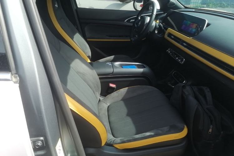 Used ORA Good Cat GT 2023 Mulan Edition 401km Prestige Version Right Front Seat
