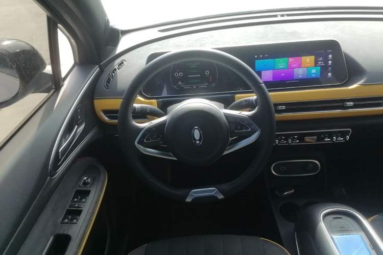 Used ORA Good Cat GT 2023 Mulan Edition 401km Prestige Version Steering Wheel