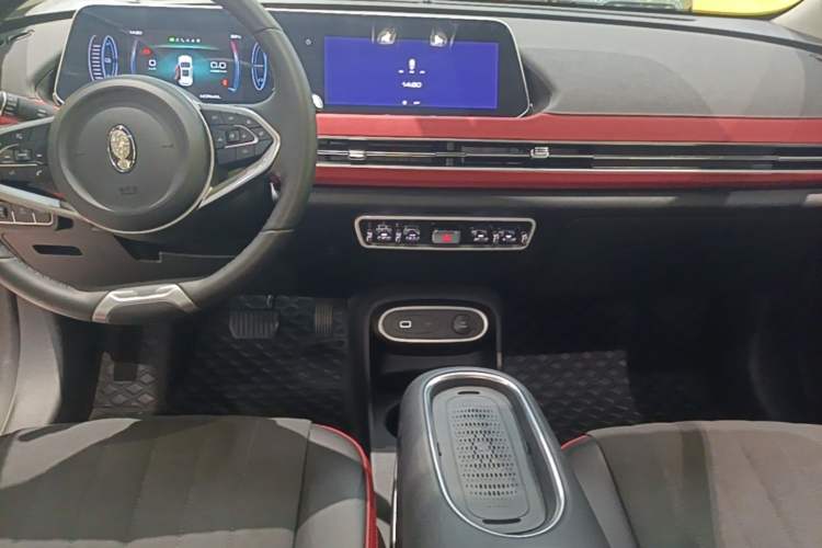 Used ORA Good Cat GT 2023 Mulan Edition 401km Luxury Version Audio And AC Panel