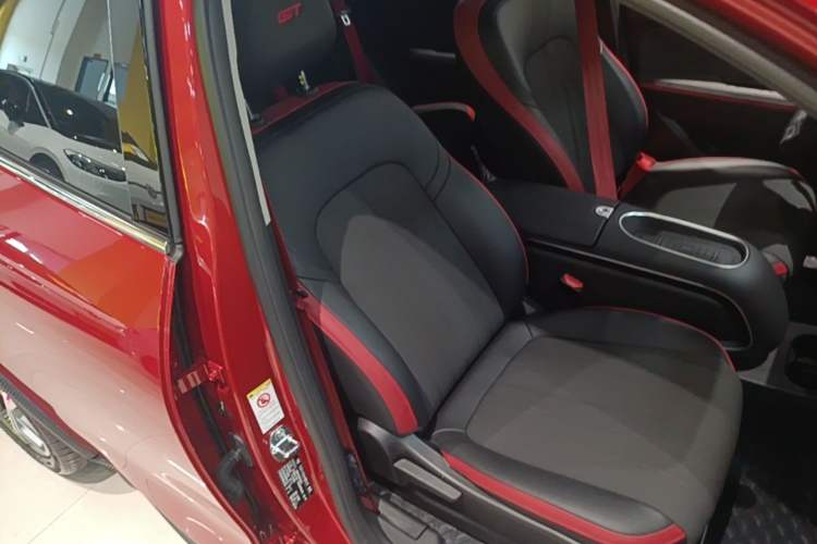 Used ORA Good Cat GT 2023 Mulan Edition 401km Luxury Version Right Front Seat