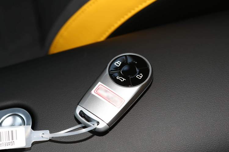 Used ORA Good Cat GT 2023 Mulan Edition 401km Prestige Version Vehicle Key