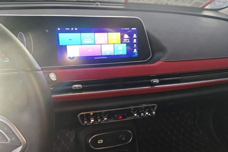 Used ORA Good Cat GT 2023 Mulan Edition 401km Luxury Version Audio And AC Panel