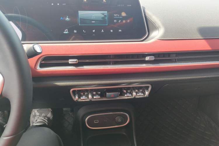 Used ORA Good Cat GT 2023 Mulan Edition 401km Luxury Version Audio And AC Panel