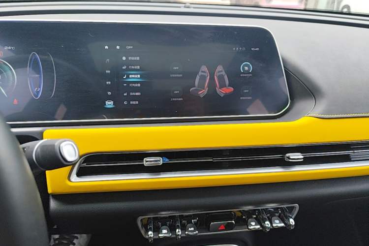 Used ORA Good Cat GT 2023 Mulan Edition 401 km Premium Version Audio And AC Panel