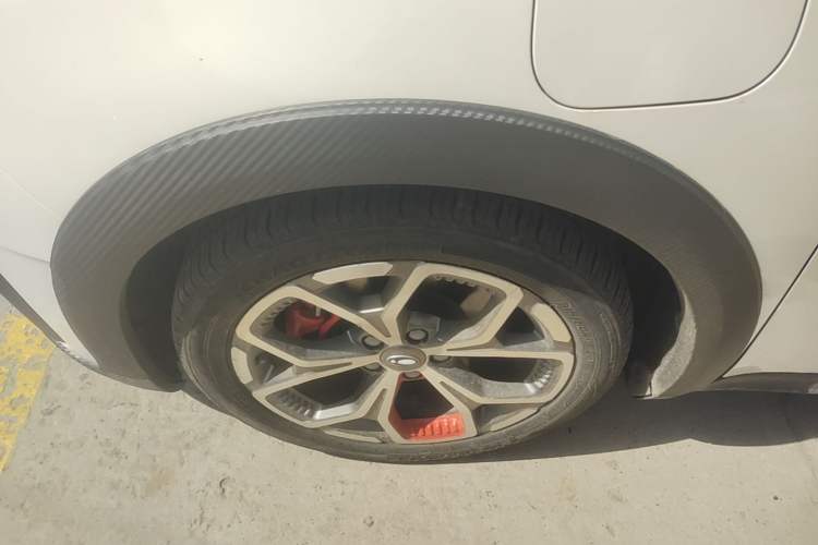 Used ORA Good Cat GT 2023 Mulan Edition 401km Luxury Version Left Front Wheel Hub
