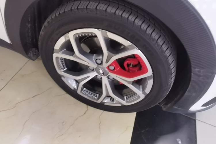 Used ORA Good Cat GT 2023 Mulan Edition 401km Luxury Version Right Front Wheel Hub