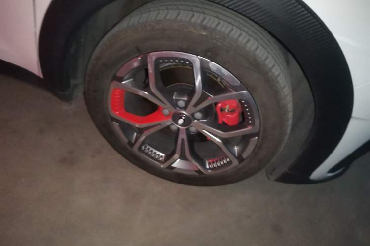 Used ORA Good Cat GT 2023 Mulan Edition 401km Luxury Version Right Front Wheel Hub